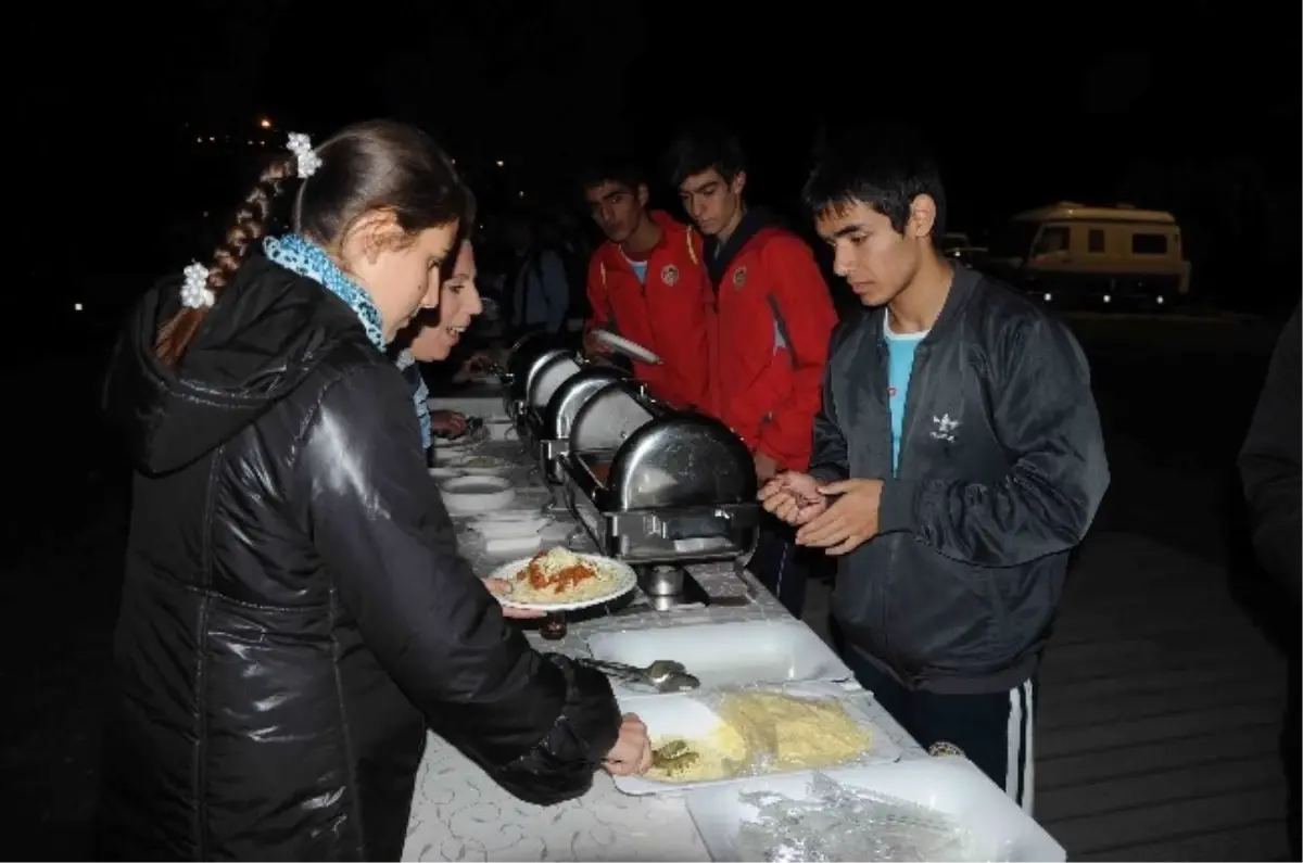 Triatloncular Makarna Partisinde Buluştu