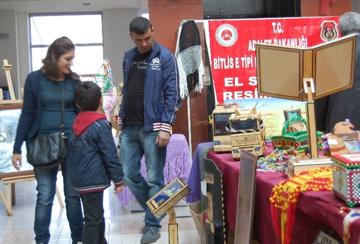 Bitlis\'te Tutuklu ve Hükümlüler Adına Sergi Düzenlendi