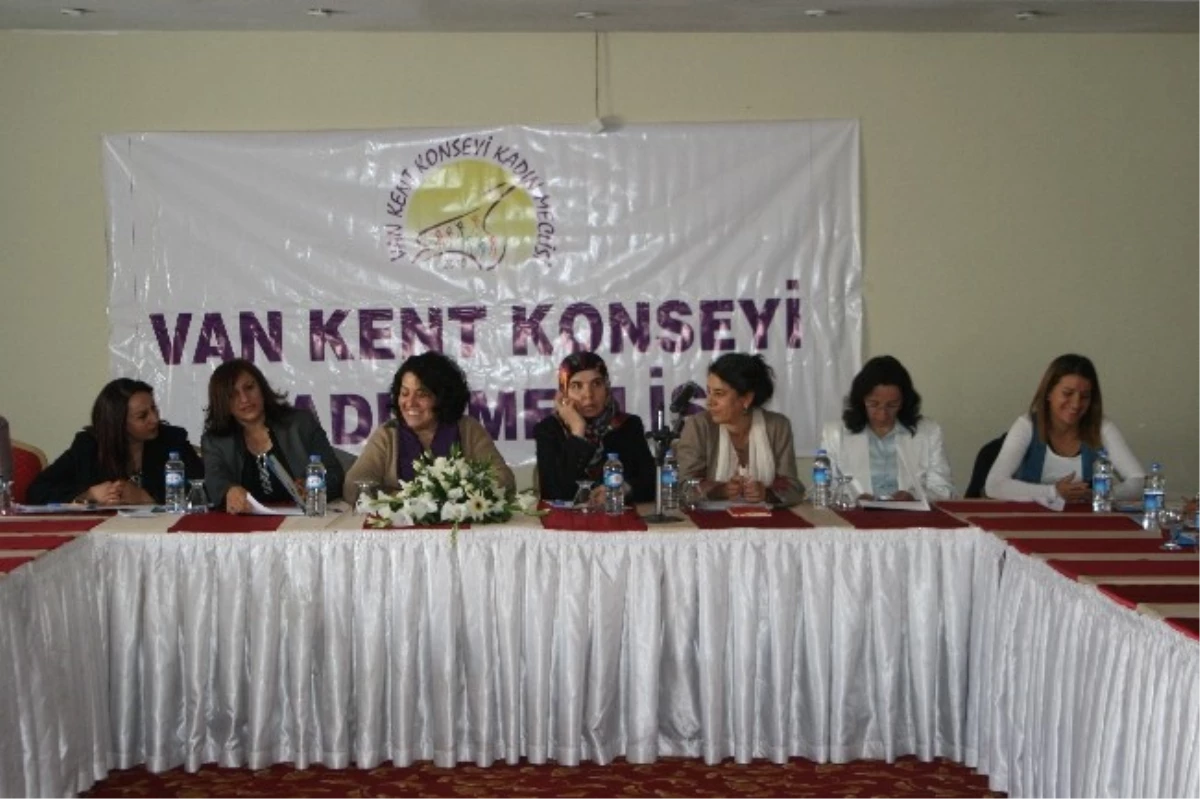 Van\'da Kadının Siyasete Katılımı Çalıştayı
