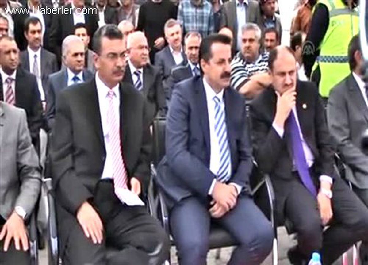Bakan Çelik, SGK hizmet binasını açtı