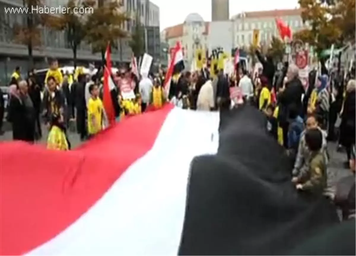 Berlin\'de Mısır protestosu