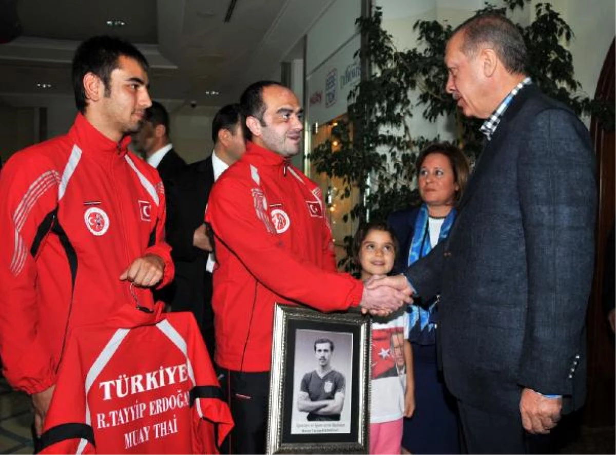 Dünya Şampiyonu\'ndan Başbakan Erdoğan\'a Ziyaret