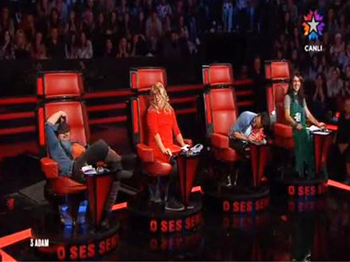 İbrahim Büyükak'tan Güldüren Hadise Taklidi