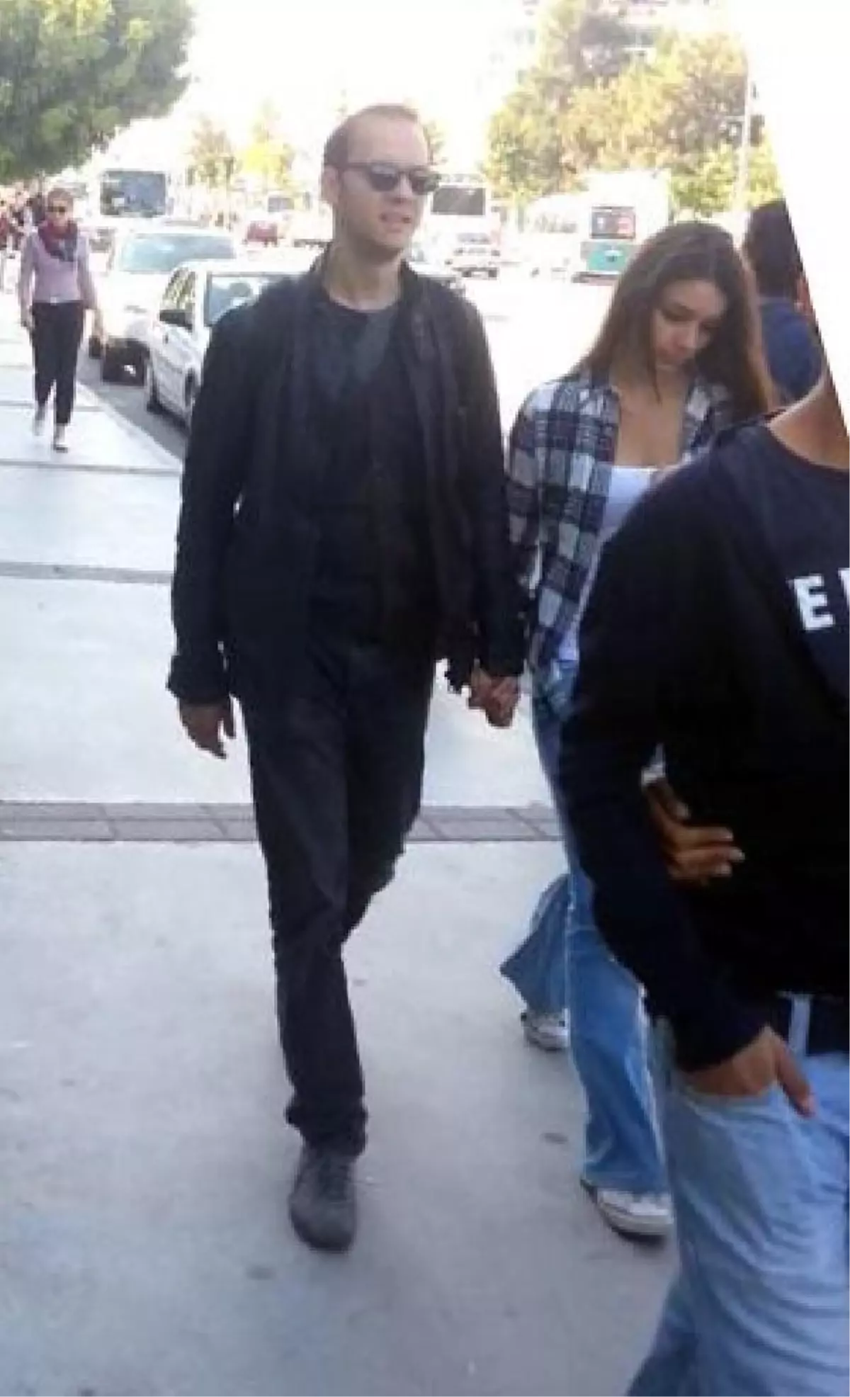 Öner Erkan, Kız Arkadaşıyla İzmir'de Görüntülendi