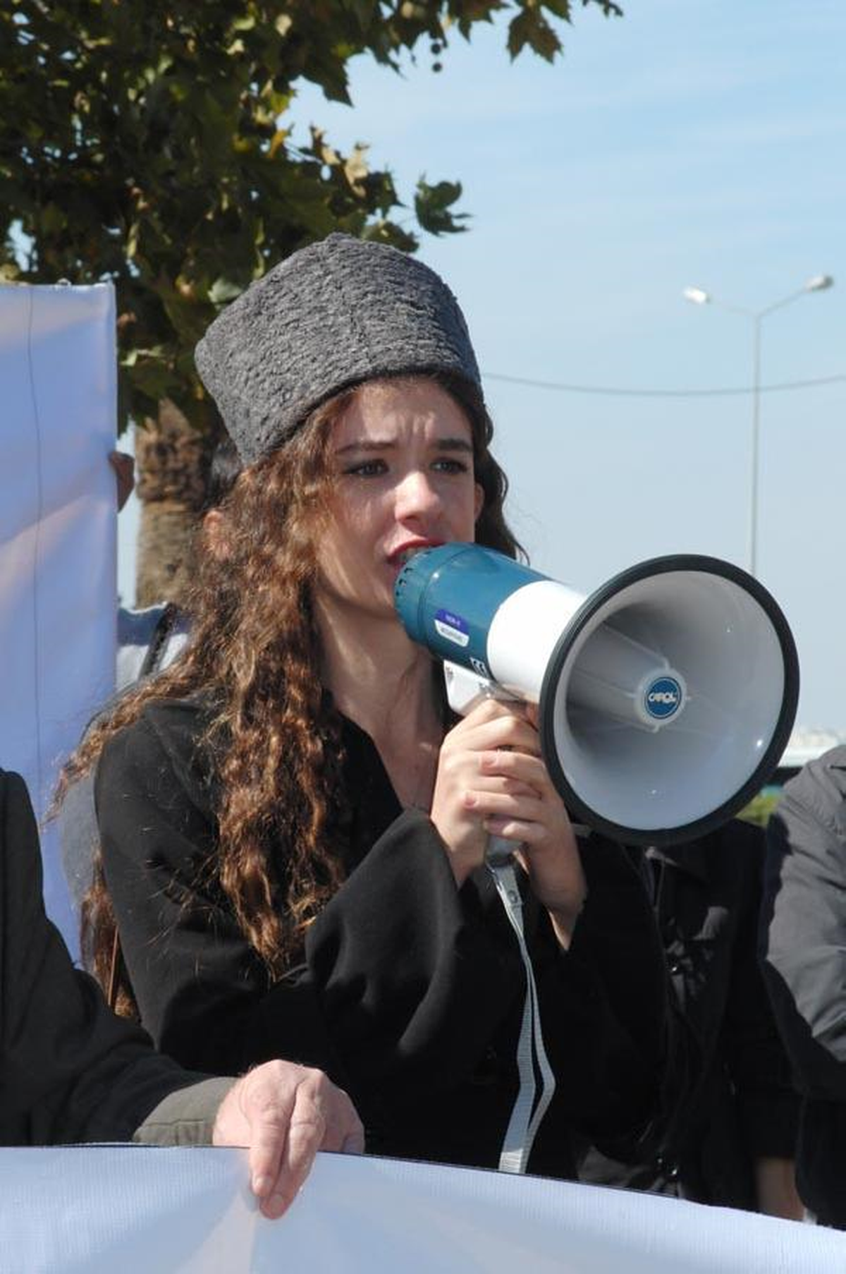 Kalpak Takıp \'Andımız\'ı Okudular