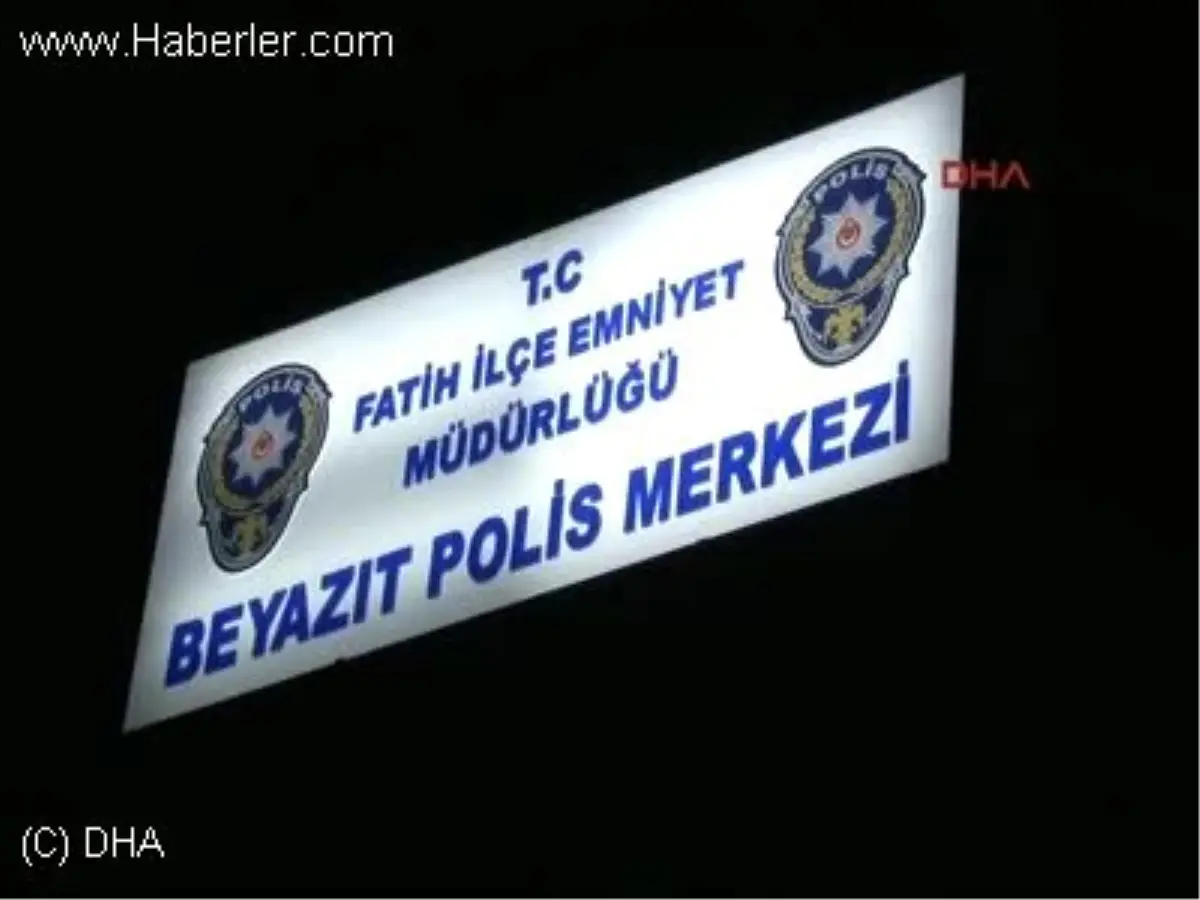 * Kapalıçarşı\'daki Bir Kuyumcuya Giren Ukrayna Uyruklu Şüphelinin El Çabukluğuyla 1 Karatlık...