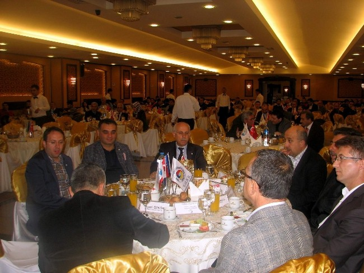 Kto\'nun Yeni Üyeleri Kahvaltıda Buluştu