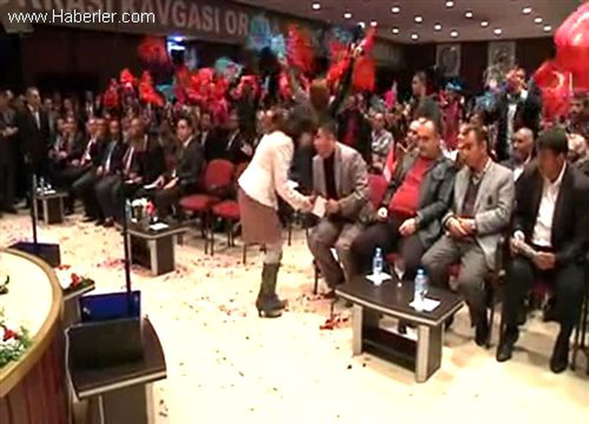 Pevrul Kavlak: "Kıdem tazminatı, Türkiye işçi sınıfının ve Türk İş\'in kırmızı çizgisidir"
