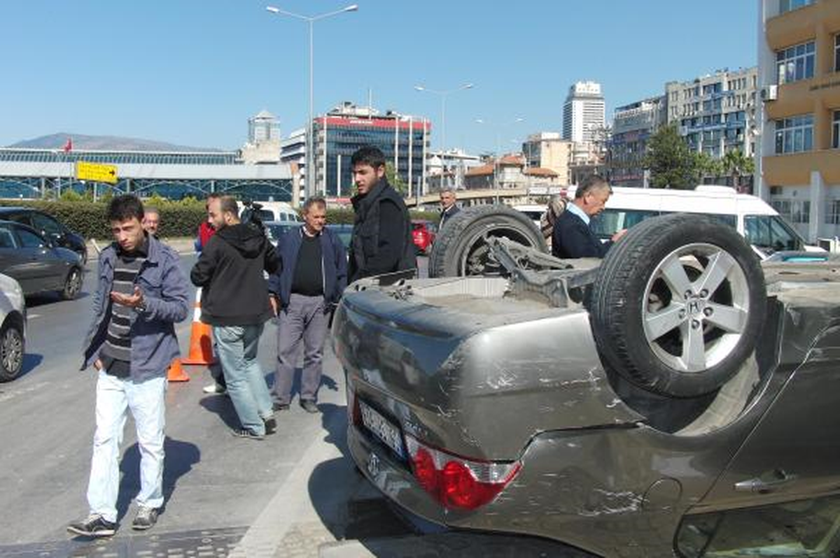 Takla Atan Otomobilden Yara Almadan Çıktılar