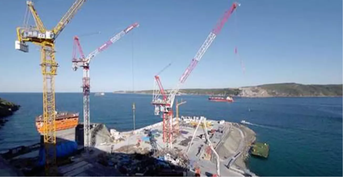 İstanbul'un 3'üncü Köprüsünün Ayakları Yükselmeye Başladı