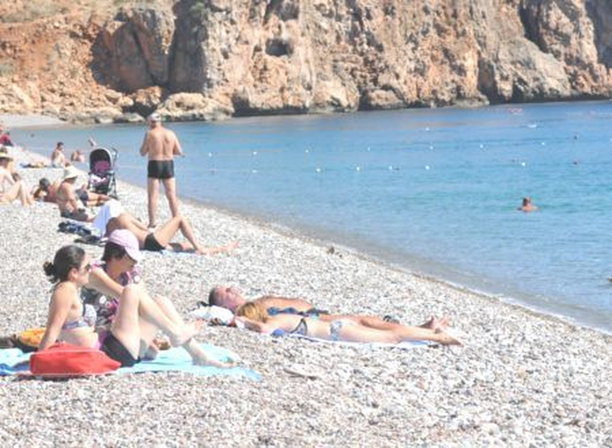Antalya\'da Ekim Ayında Deniz Keyfi