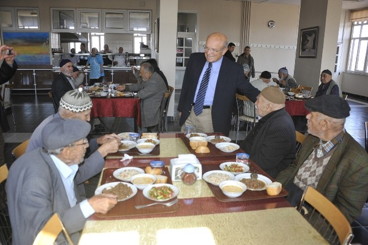 Başkan Uğurlu, Huzurevi Sakinlerini Ağırladı