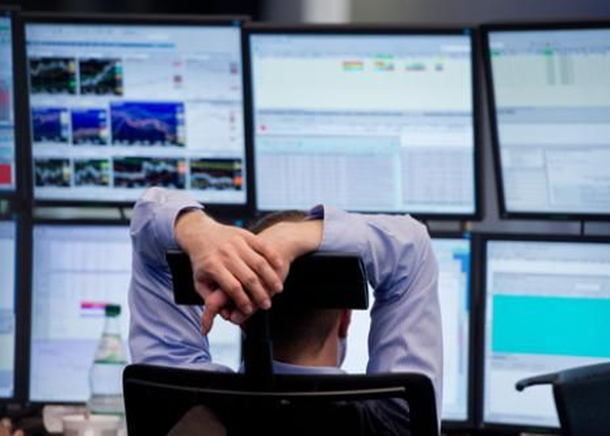 Borsa Günün İlk Yarısında Yüzde 0,76 Değer Kaybetti