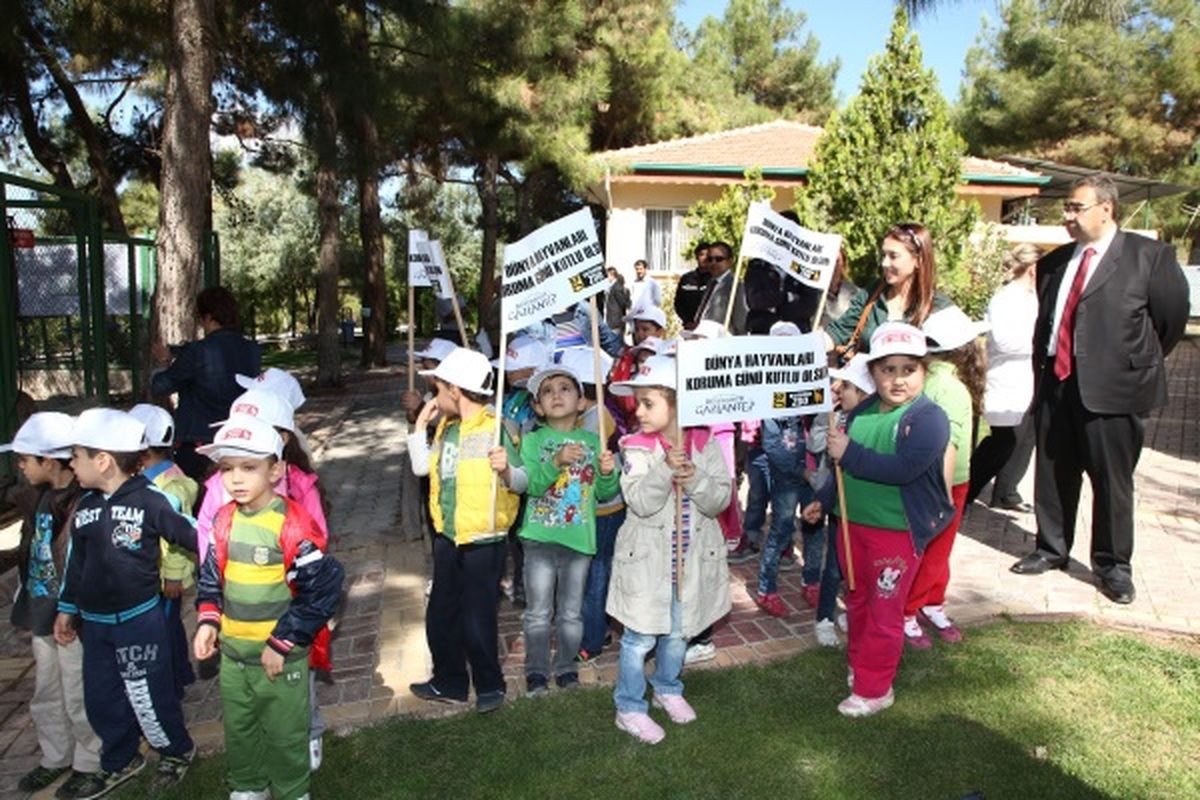 Çocuklar Hayvanlarla İç İçe Bir Gün Geçirdi