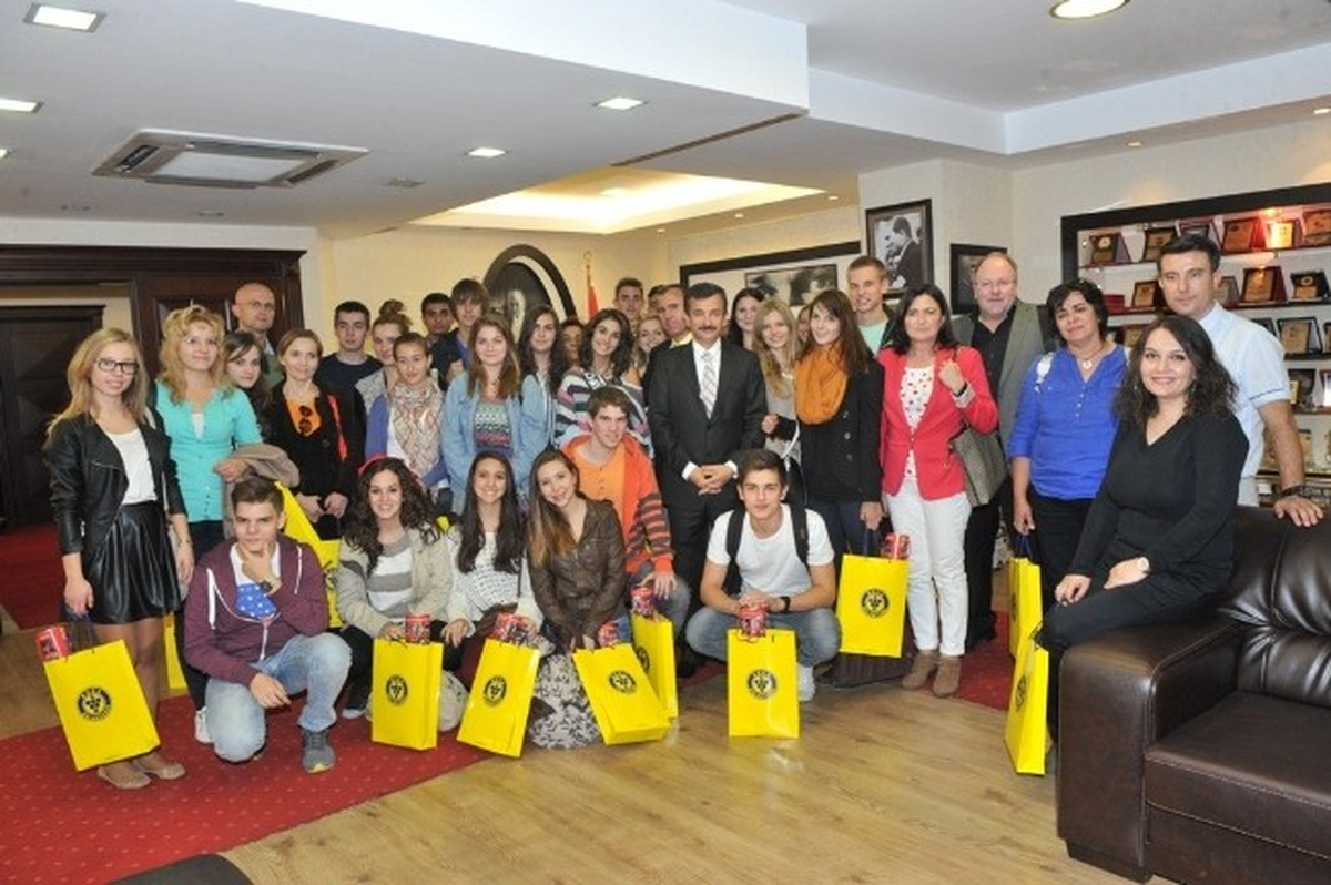 Comenius\'lu 40 Genç, Buca\'nın Konuğu Oldu