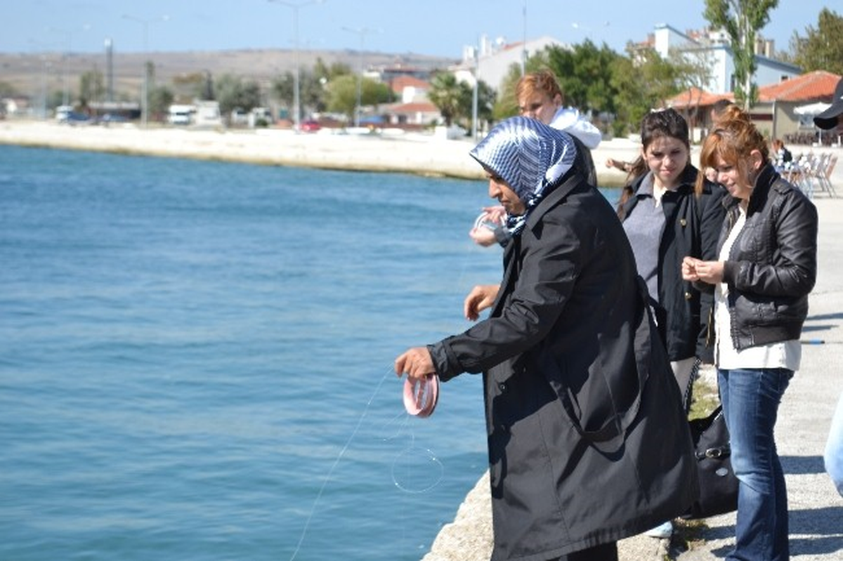 Erkek Balıkçılara Rakip Oldular