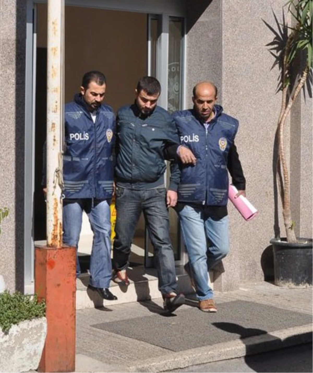 İzmir\'de Birahane Sahibi Cinayetinden Hesaplaşma Çıktı