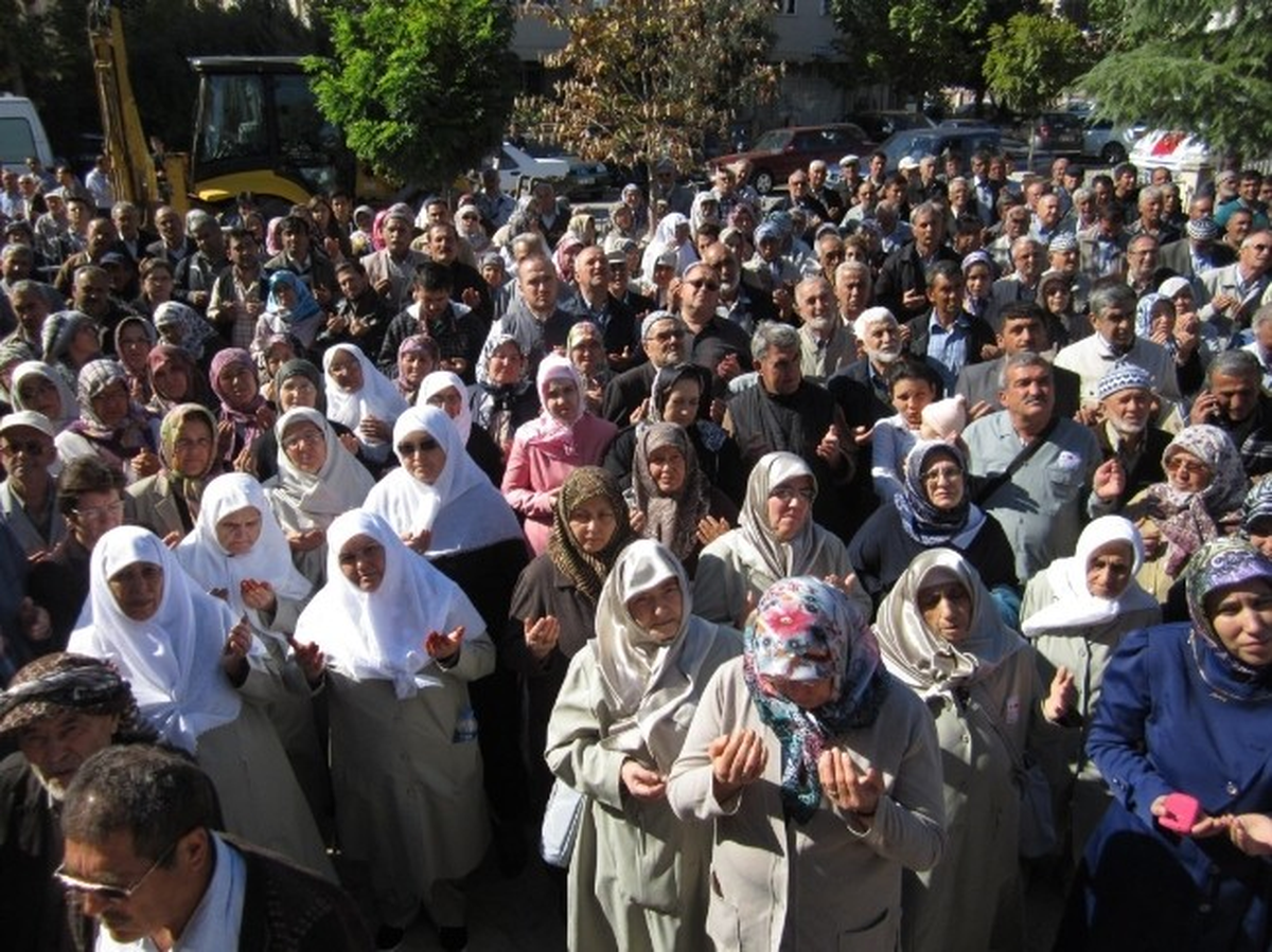 Ödemişli 32 Hacı Adayı Kutsal Topraklara Dualarla Uğurlandı