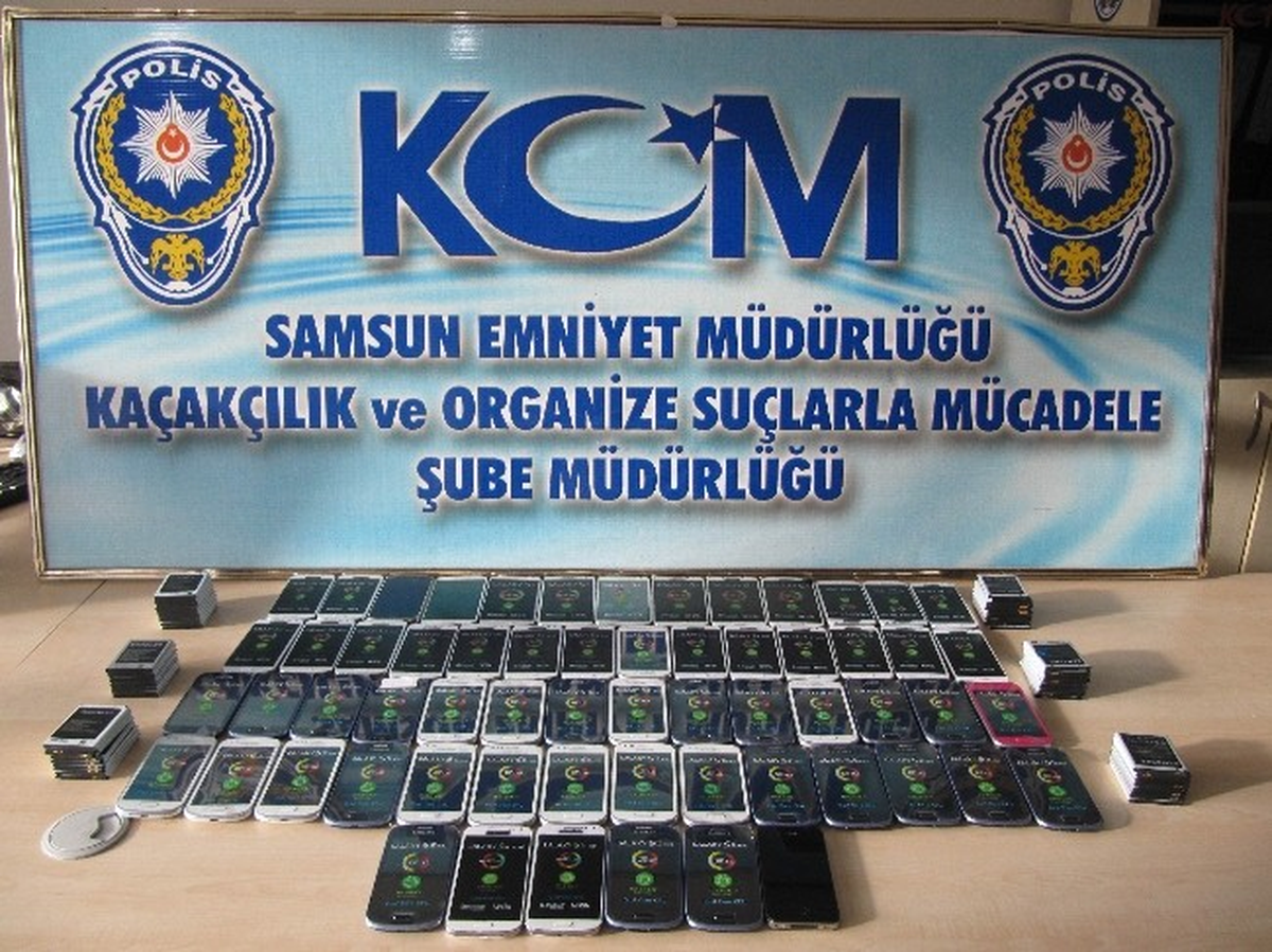 Samsun\'da Gümrük Kaçağı Cep Telefonu Ele Geçti