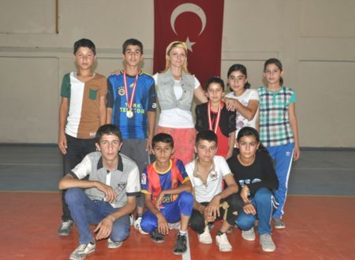 Silopi\'de Başarılı Sporculara Kupa ve Madalya