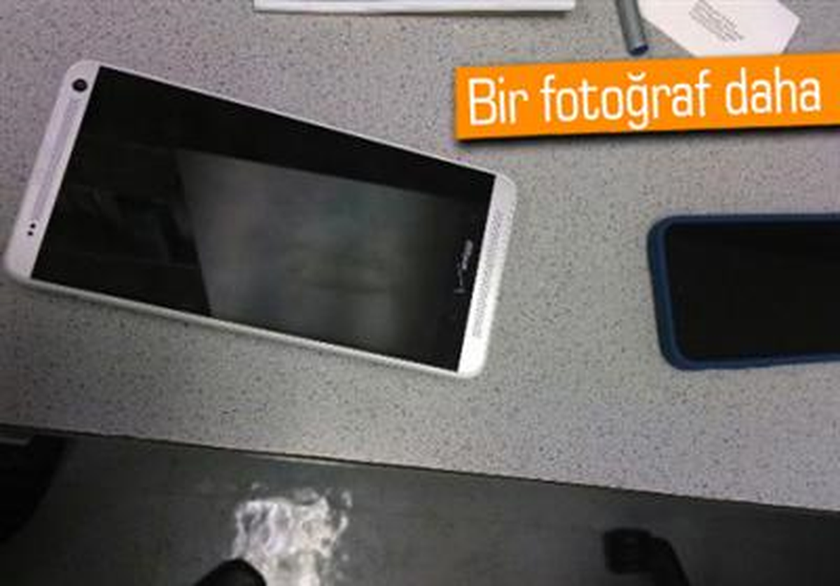 Verizon Logolu Htc One Max Görüldü