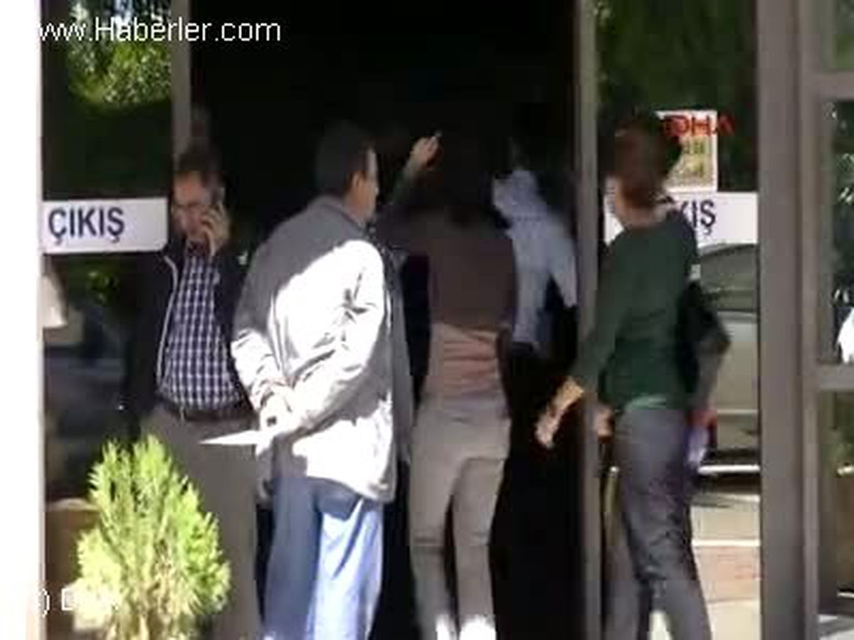 Antalya\'da Başörtülü Memurlar