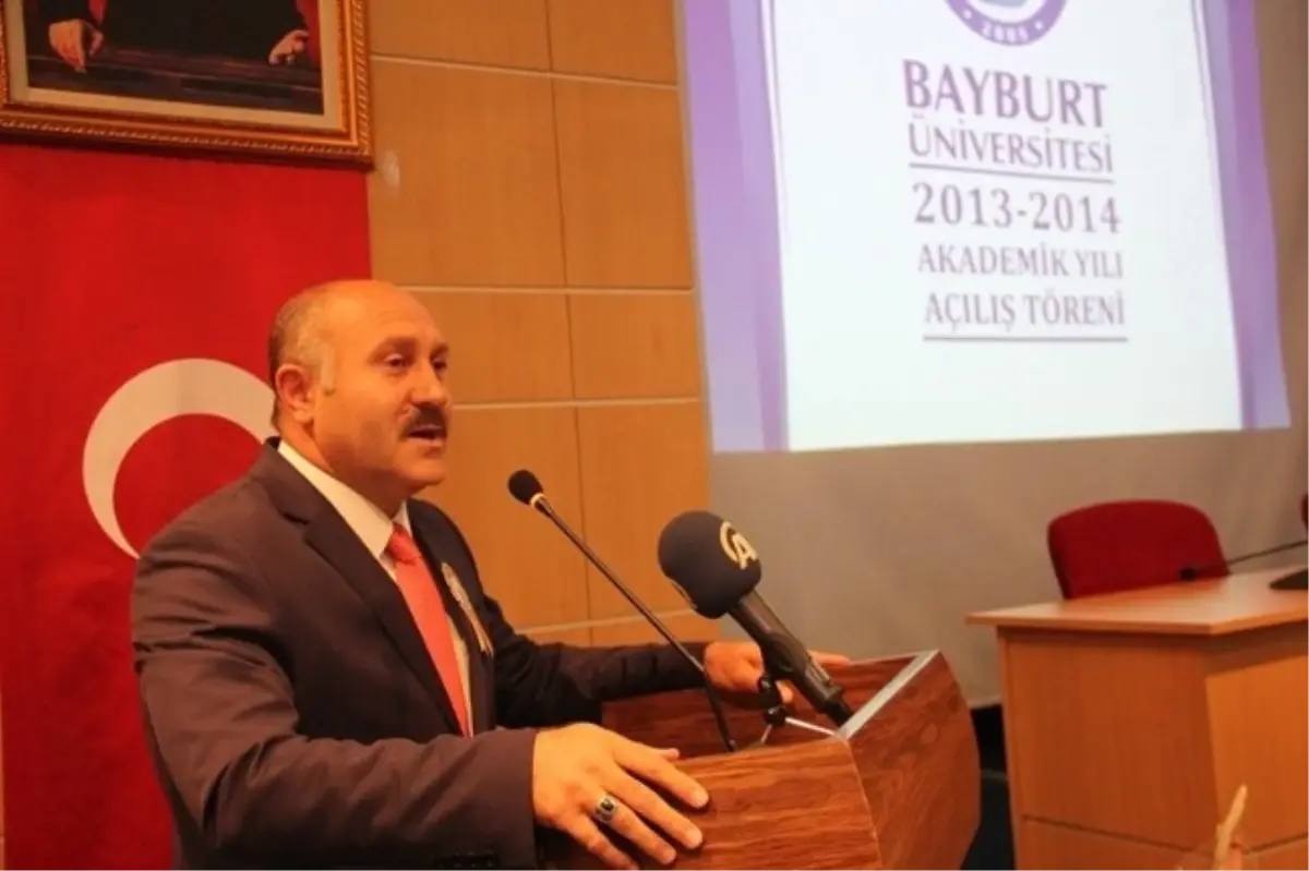 Bayburt Üniversitesi 2013-2014 Akademik Yılı Törenlerle Açıldı