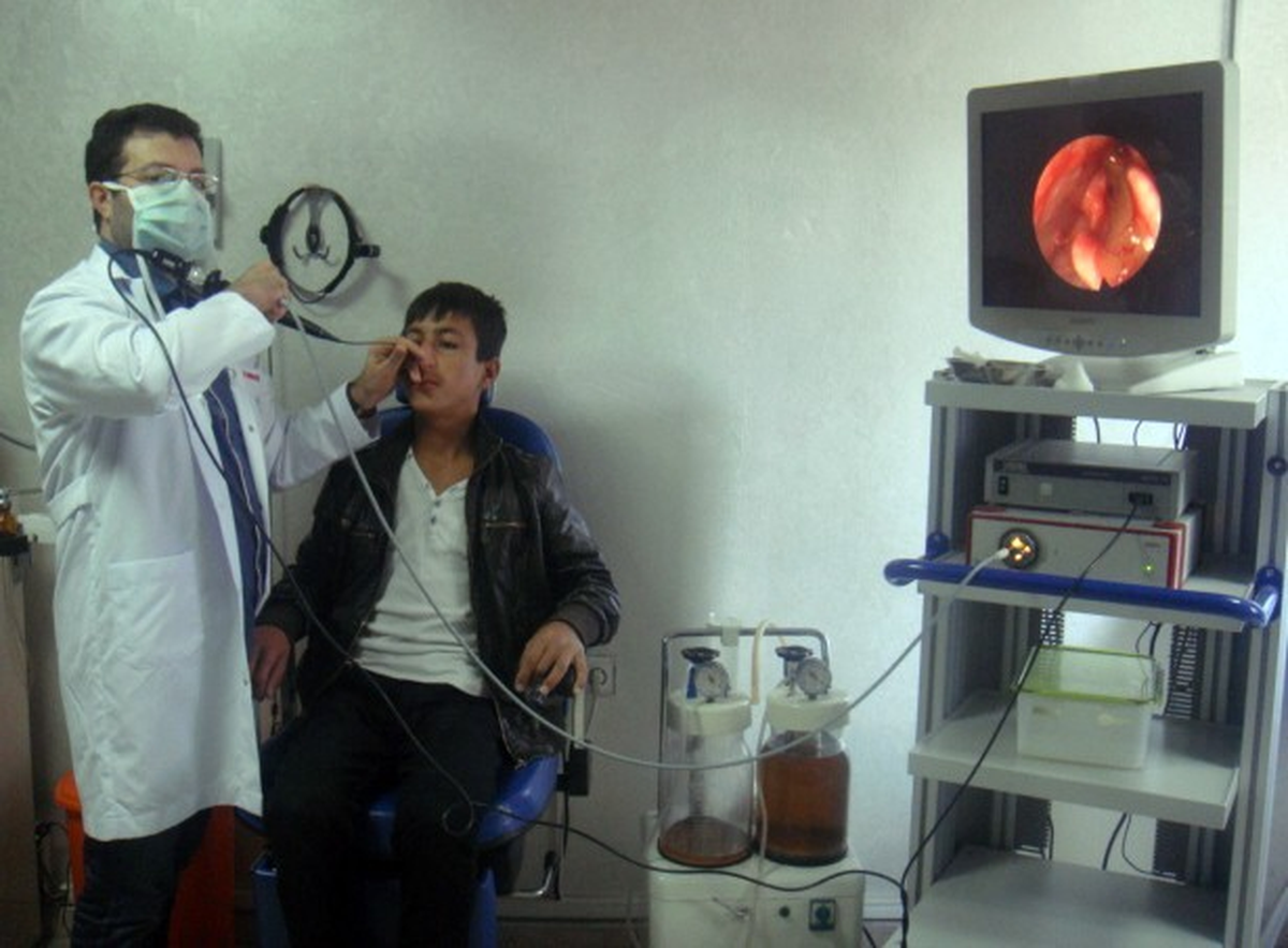 Boğaz Ağrısıyla Hastaneye Gitti, Boğazından Sülük Çıktı