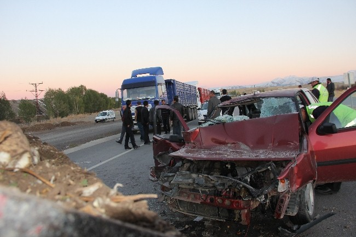 Erzurum\'da Trafik Kazası: 5 Yaralı
