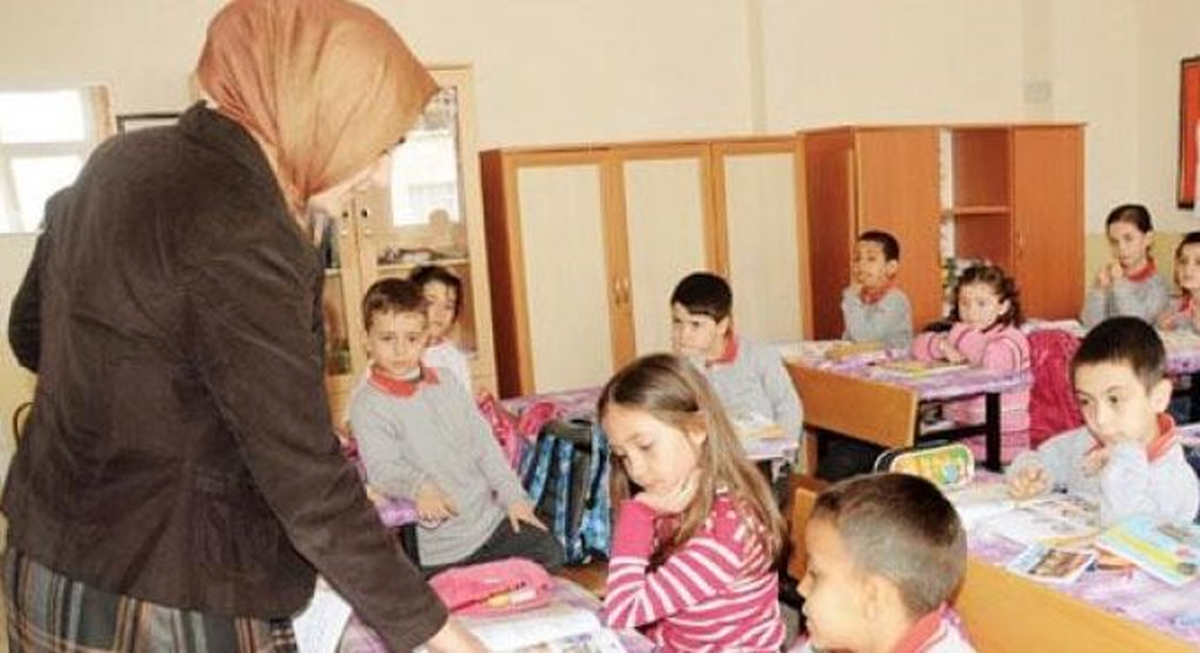 Kamuda Başörtüsü Yönetmelikle Serbestleşti