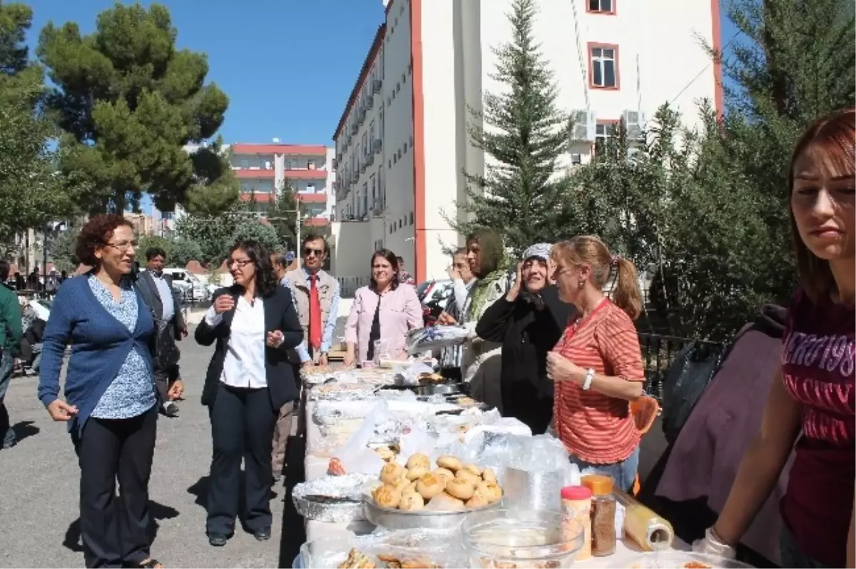 Pek Yüce Gönüllerden Kermes