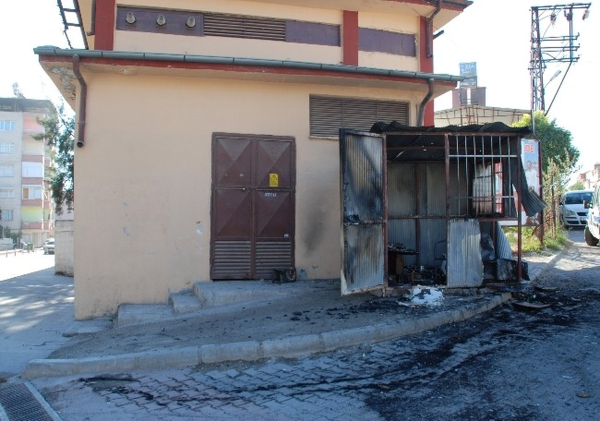 Ruhsatsız Çay Ocağındaki Tüpgaz Patladı