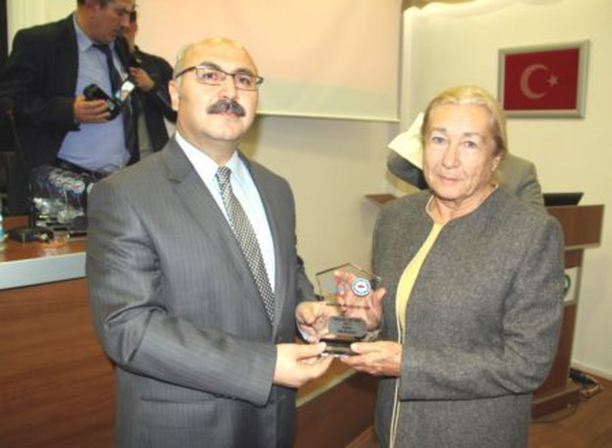 Sinop\'ta Amatör Spora Destek Verenlere Plaket