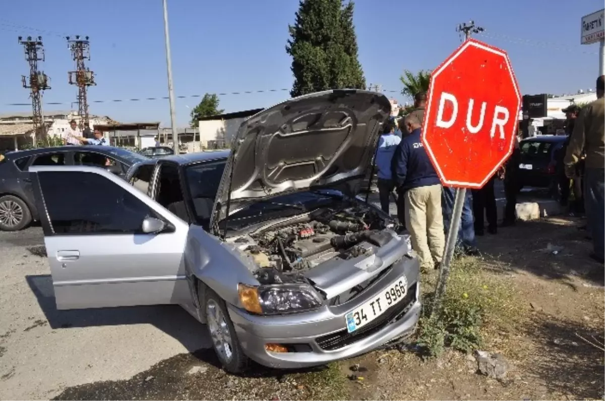 Tariş Kavşağında Kaza: 2 Yaralı