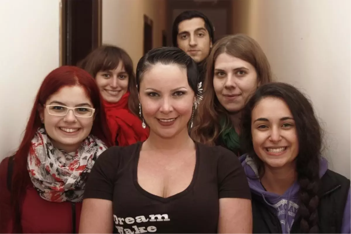 Yağmura Aldırmayan Hayranları Şebnem Ferah\'ı Yalnız Bırakmadı