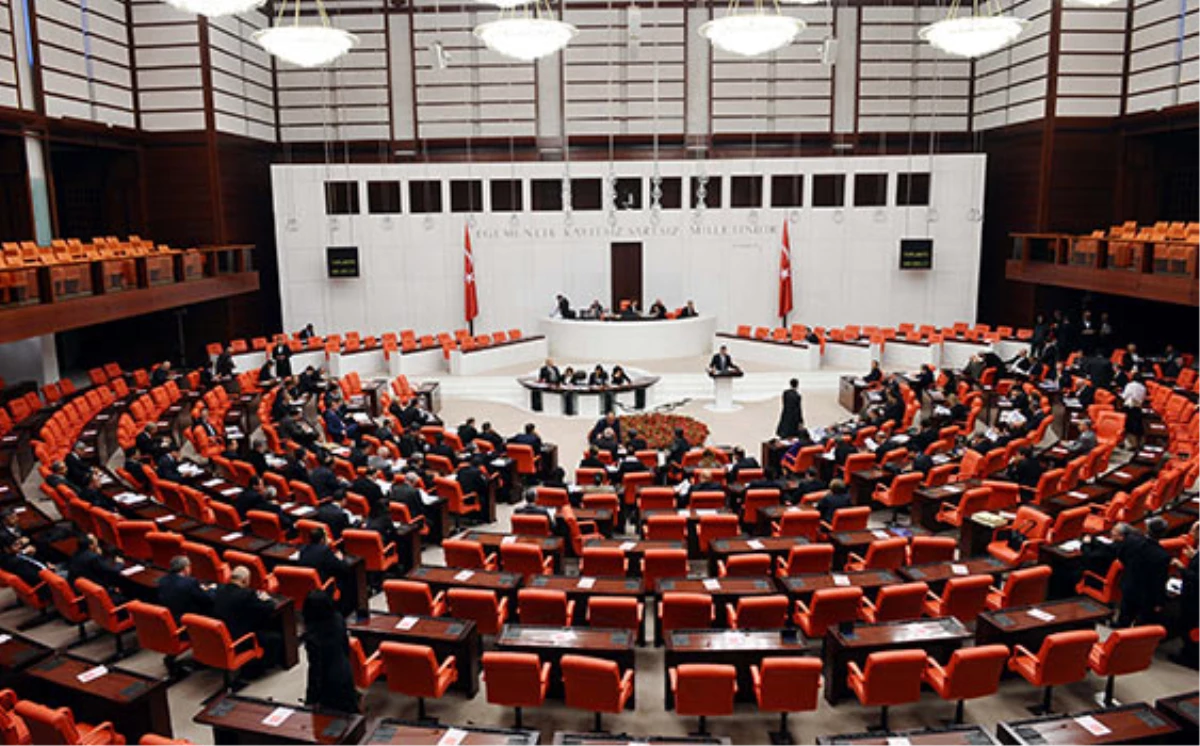 Ak Parti ve CHP Arasında "Yurt" Kavgası Çıktı