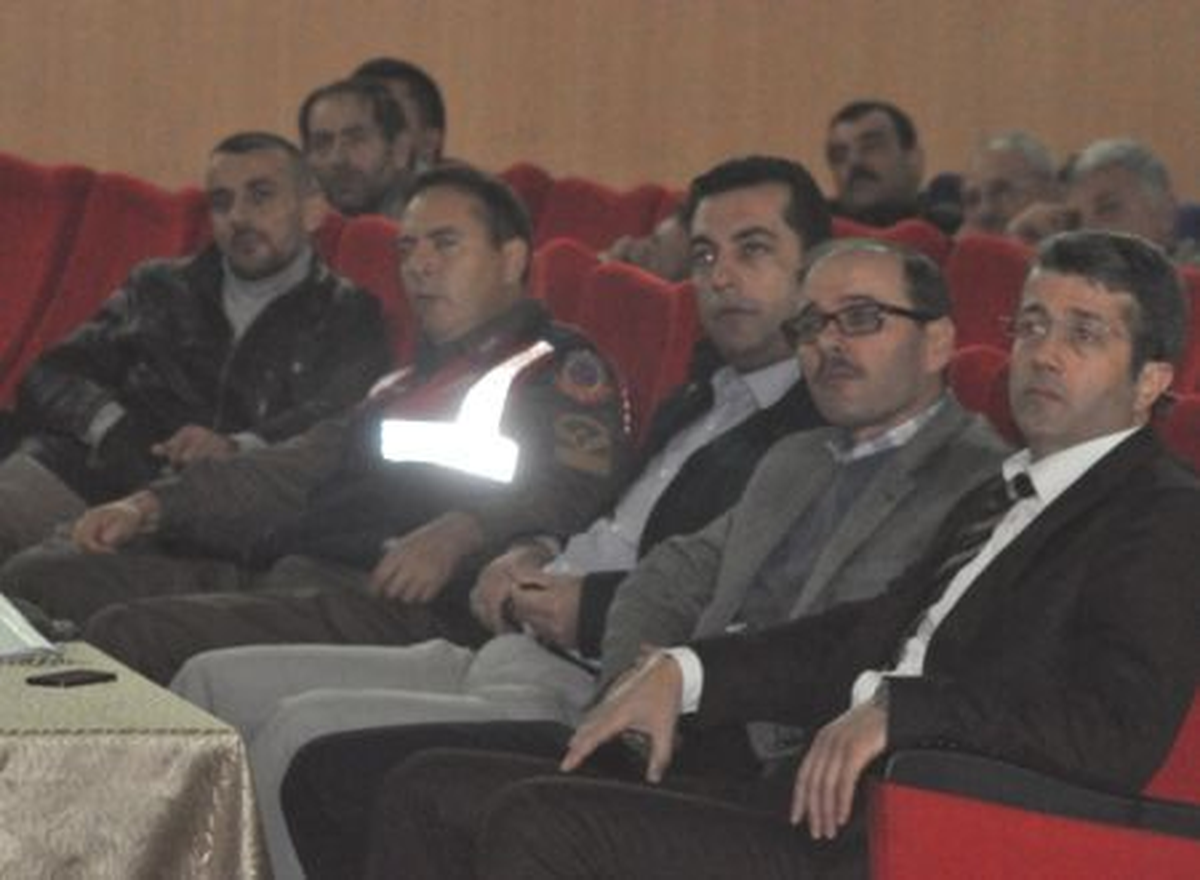 Bafra\'da Okul Servis Şoförlerine Trafik Semineri