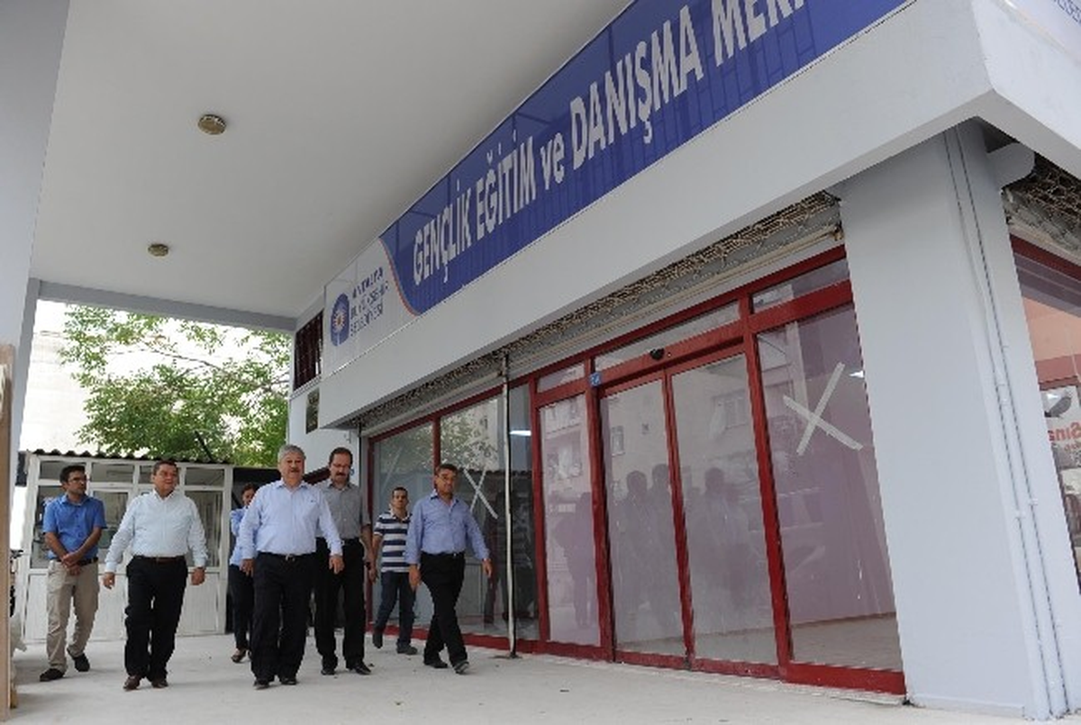 Başkan Akaydın Yeni Sosyal Tesisi İnceledi