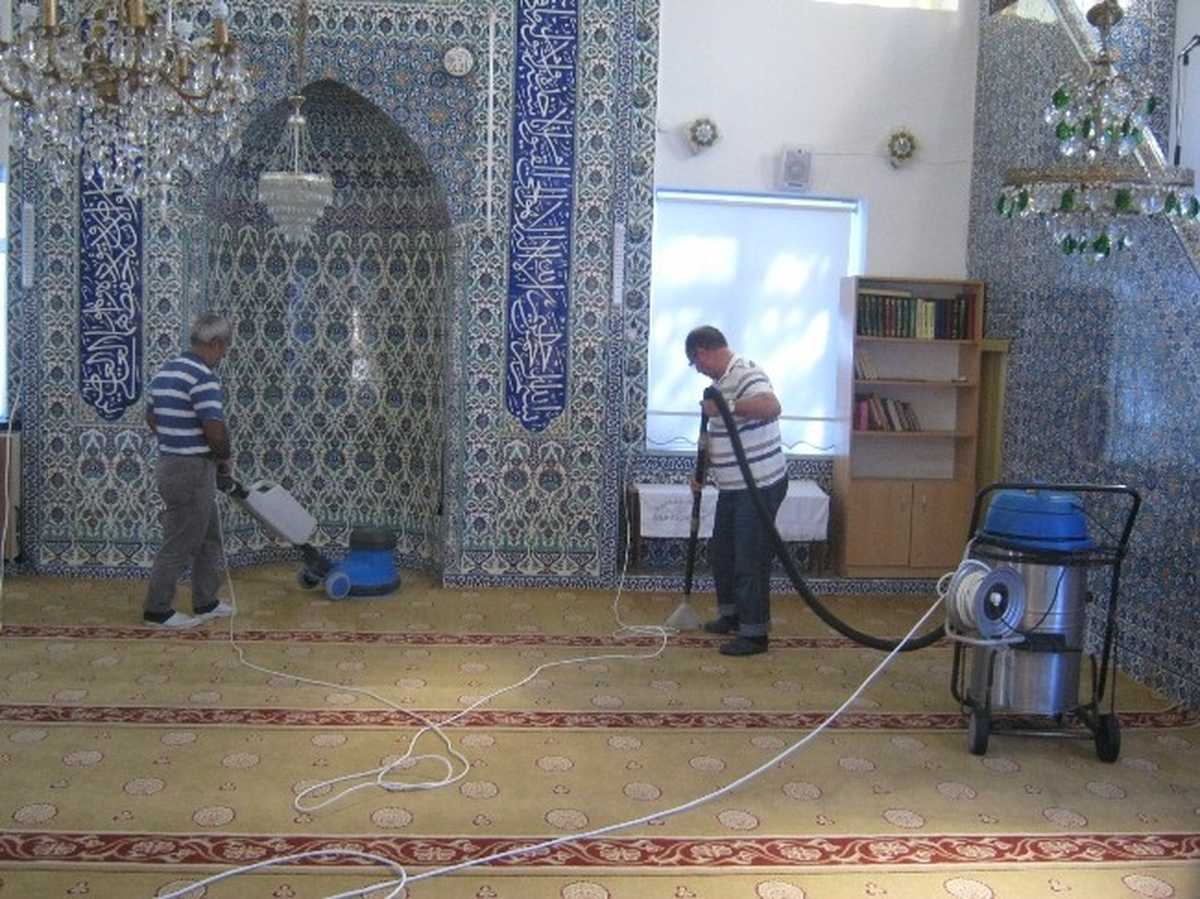 Bayram Üstü Cami Temizliklerine Hız Verildi