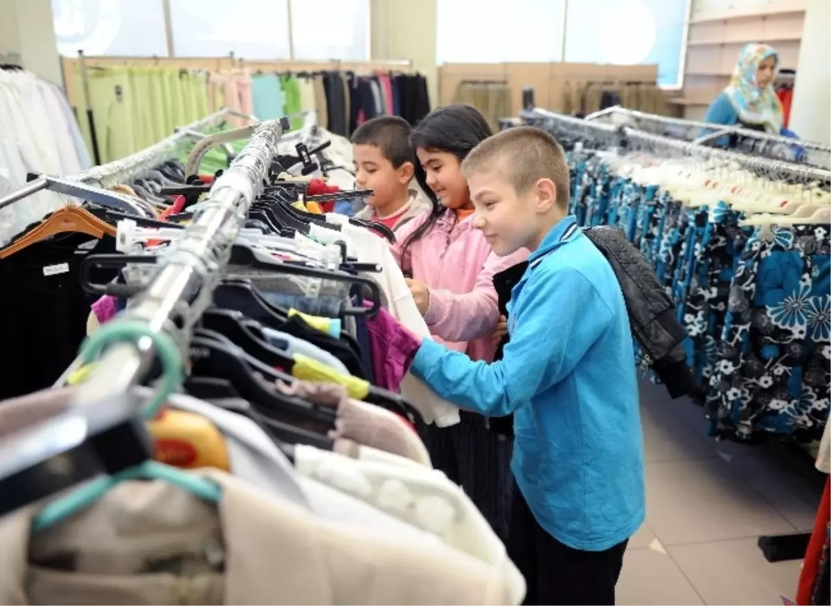 Bayramlıklar Hayır Çarşısı\'ndan