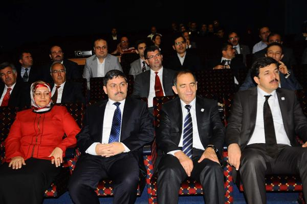 Cbü Rektörü Pakdemirli: İlahiyat Fakültelerinde Felsefe Dersine İhtiyaç Var