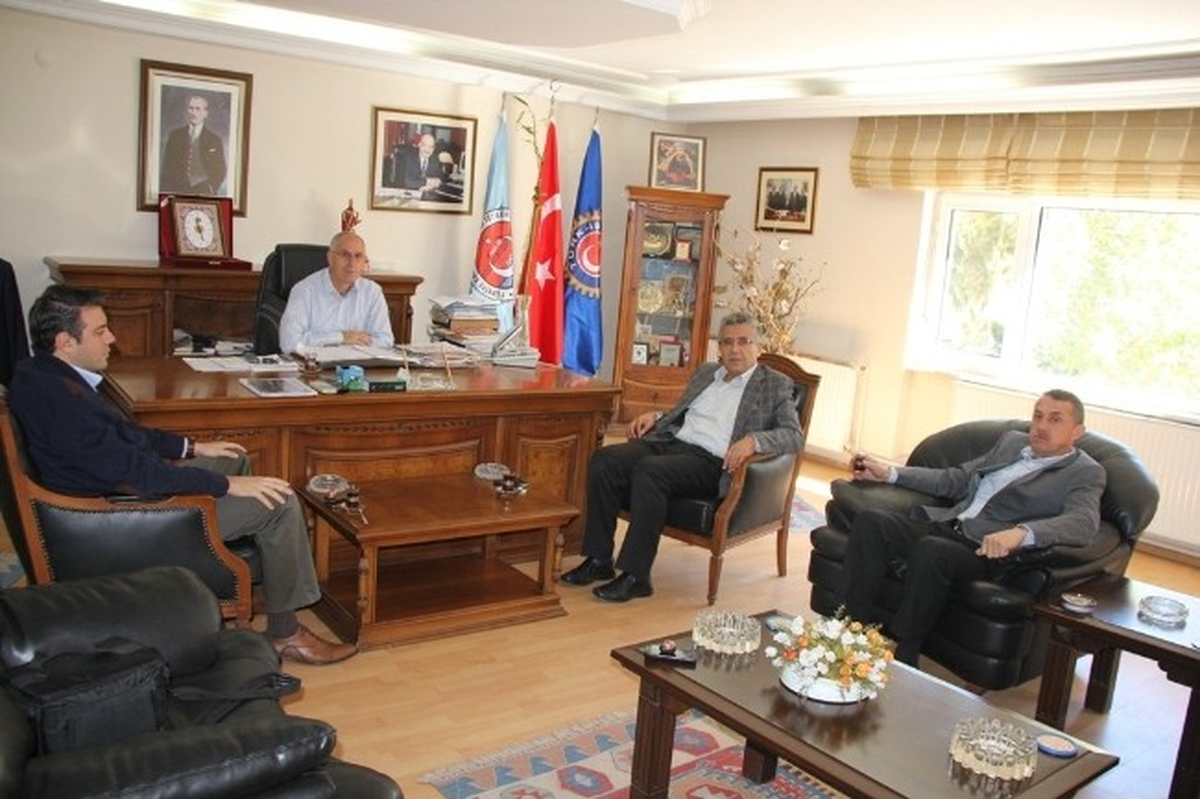CHP\'li Gümüş İşçi Eylemine Destek Verdi