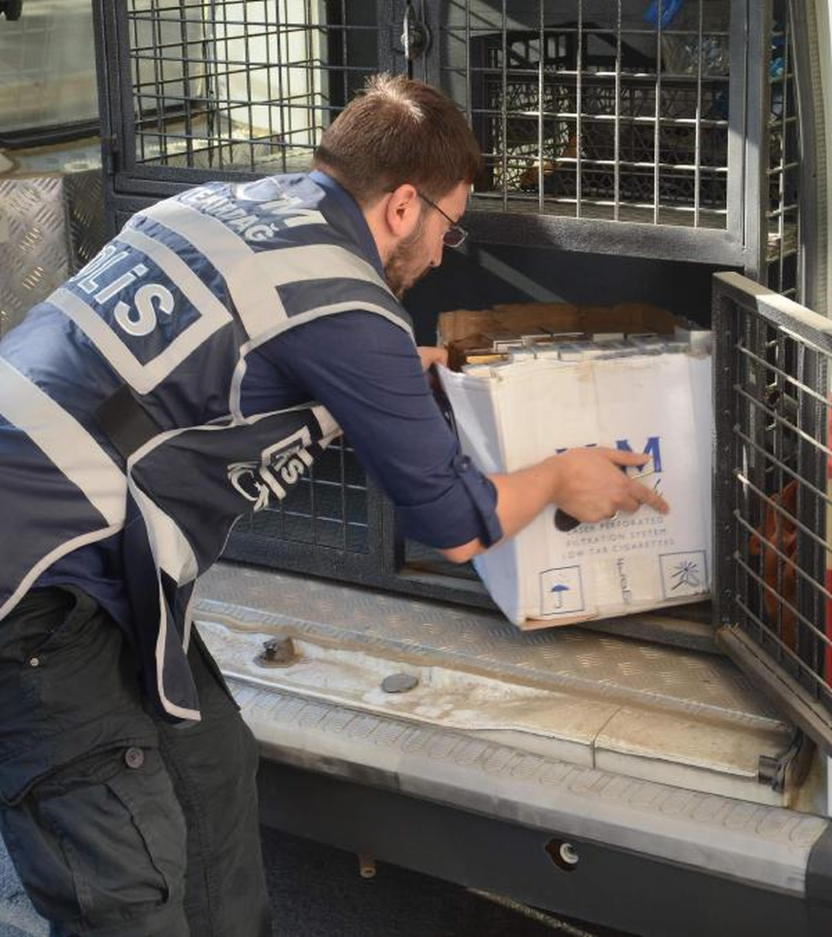Çorlu\'da 4 Bin Paket Kaçak Sigara Ele Geçirildi
