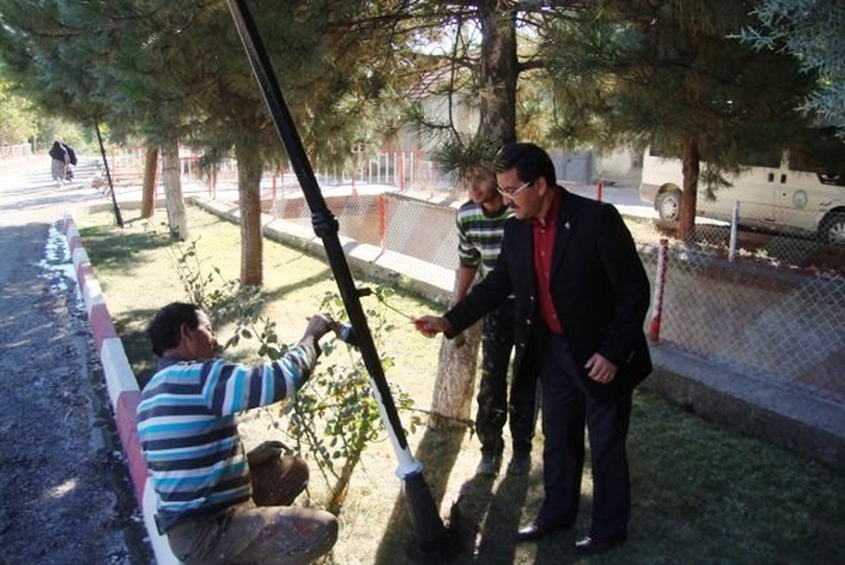 Dereköy\'de Park, Cadde ve Sokaklarda Bakım ve Temizlik Çalışması