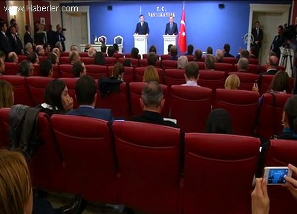 Erdoğan: \'\'Kırım Tatarları iki ülke arasında dostluk köprüsü olmuştur\'\'