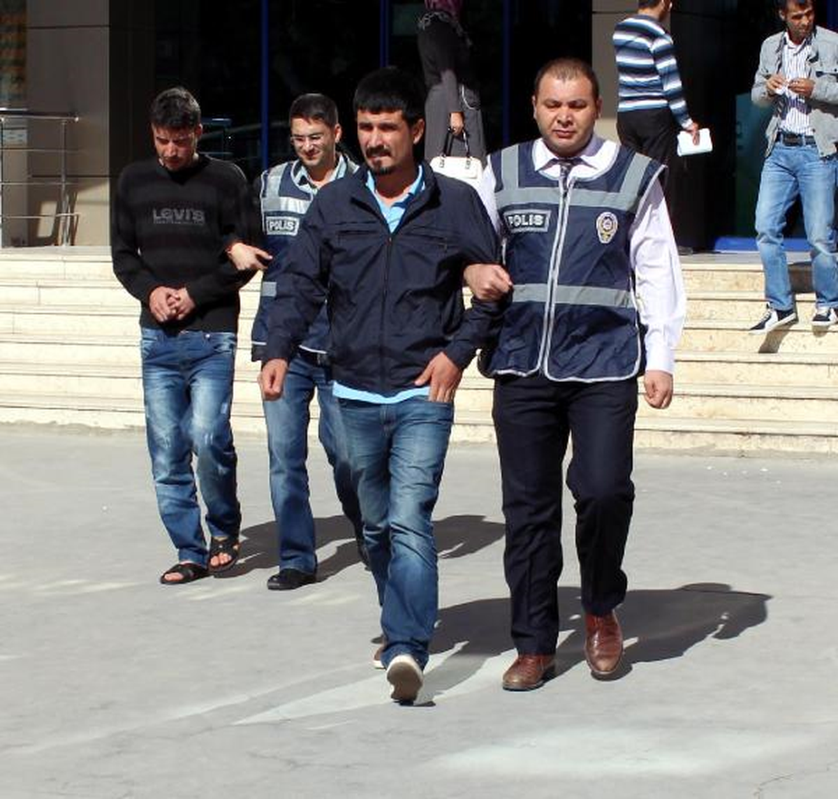 Gaziantep\'te \'Savcıyım\' Yalanı ile Dolandıran 2 Kişi Gözaltına Alındı