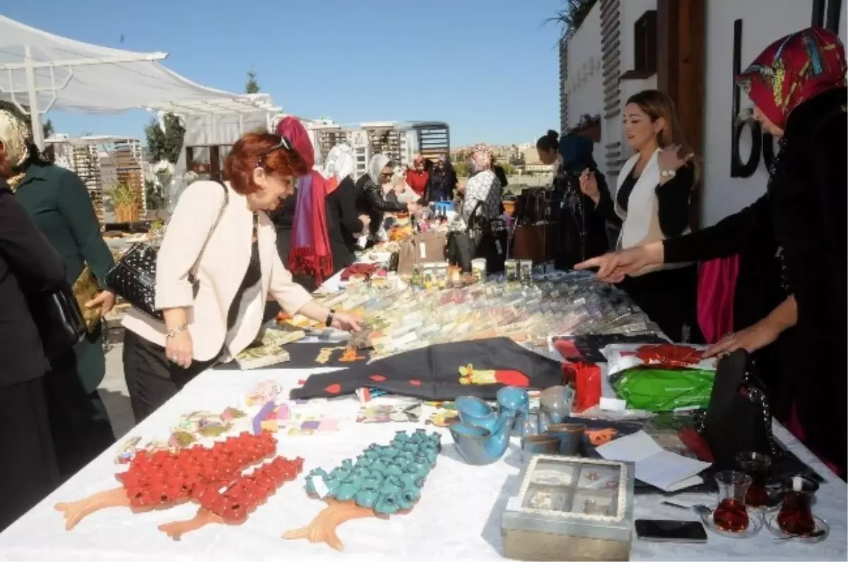 Gaziantepli Hanımların Balkon Sefası