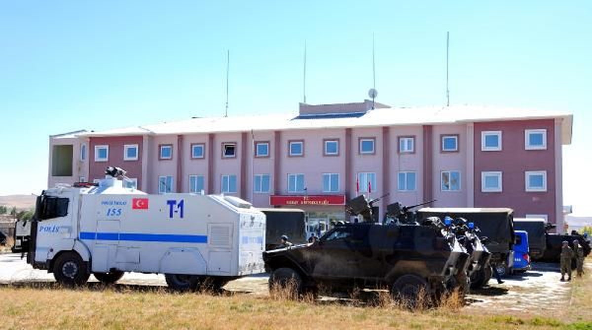 İran Sınırındaki Saray İlçesi\'nde Öldürülen İranlı Kaçakçı Gerginliği