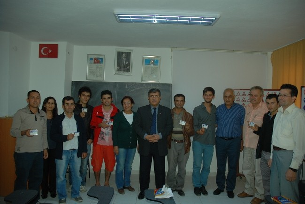 İşitme Engelliler Ehliyetlerini Aldı