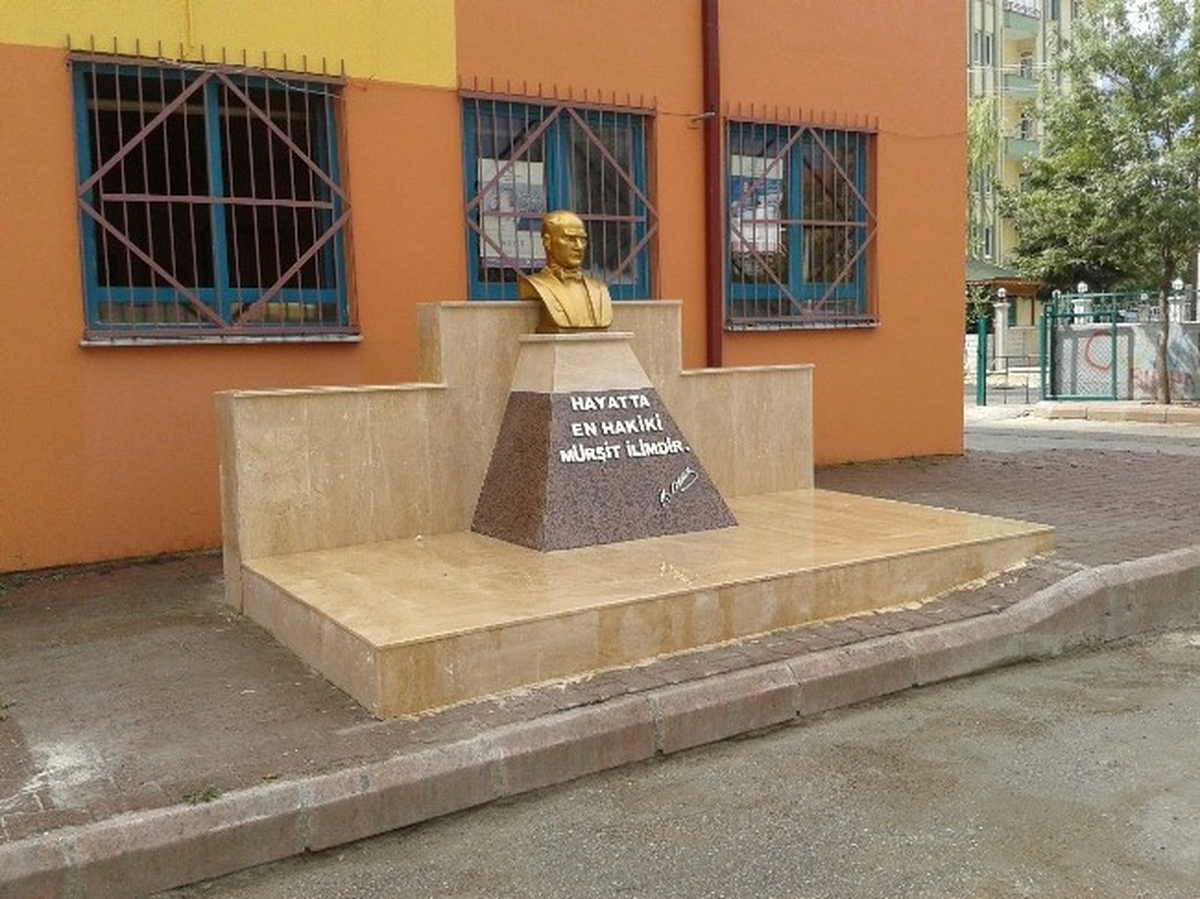 İzmit Belediyesi\'nden 75. Yıla Atatürk Kaidesi